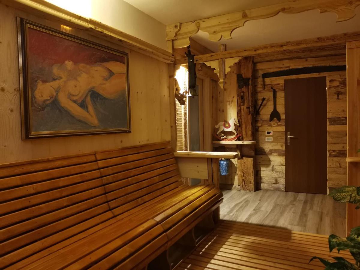 Garni Defrancesco Hotell Campitello di Fassa Eksteriør bilde