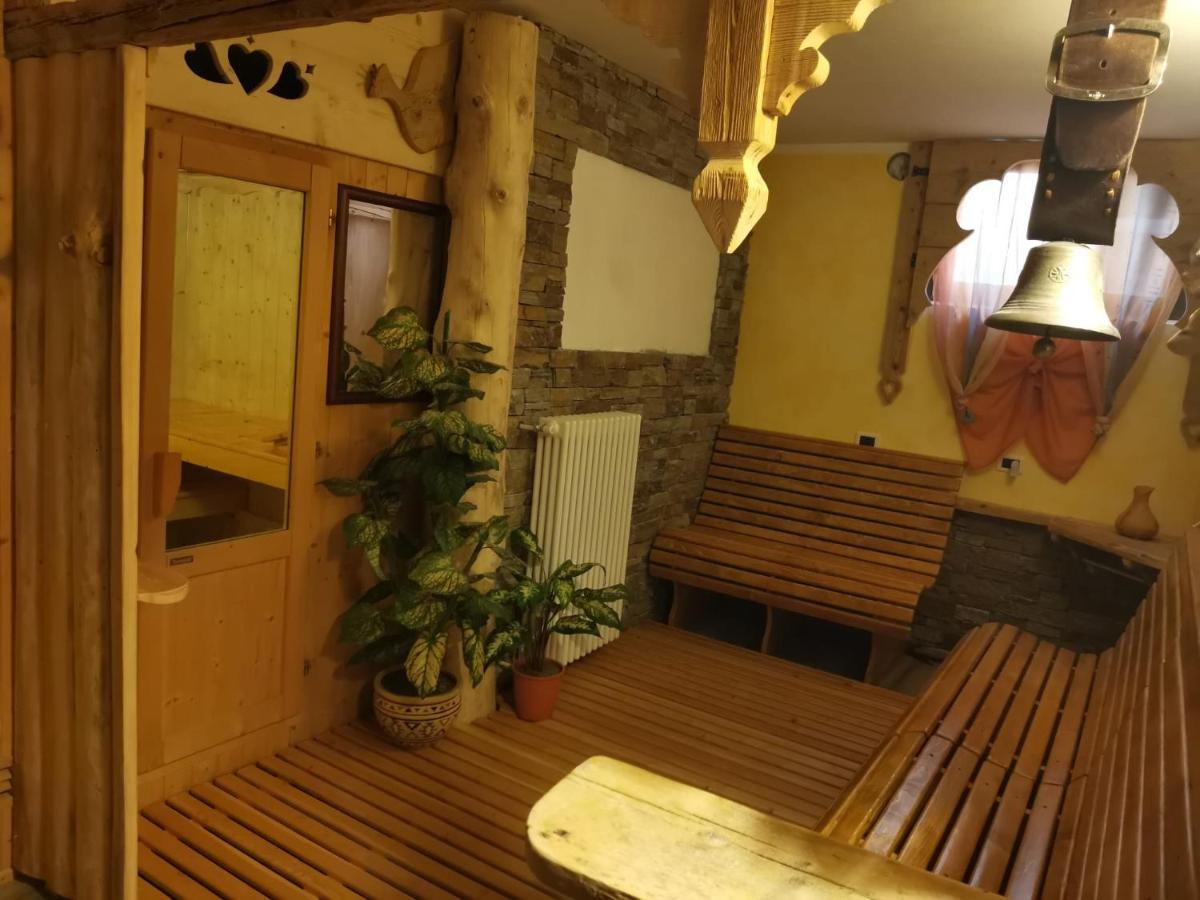 Garni Defrancesco Hotell Campitello di Fassa Eksteriør bilde