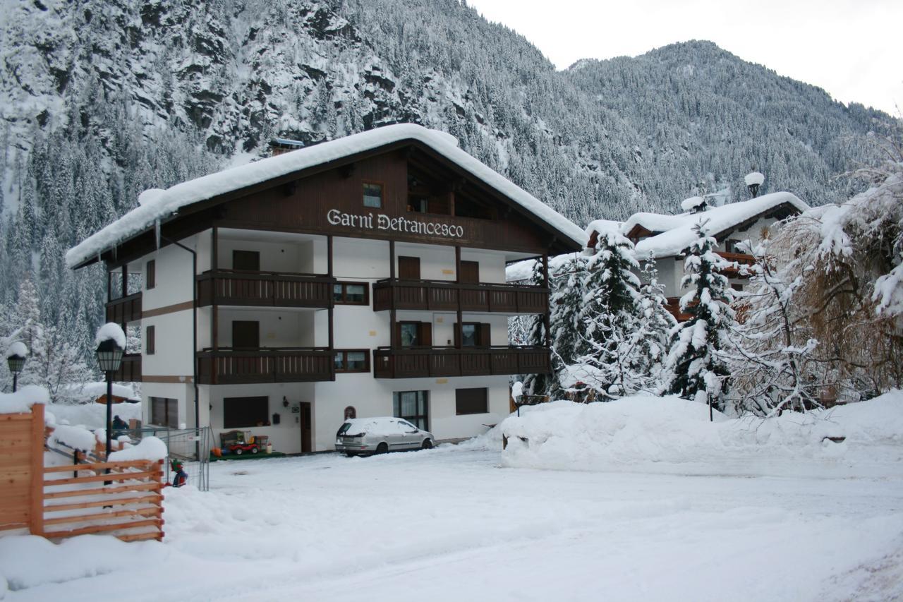 Garni Defrancesco Hotell Campitello di Fassa Eksteriør bilde