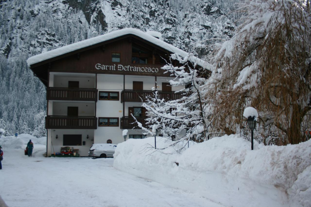 Garni Defrancesco Hotell Campitello di Fassa Eksteriør bilde