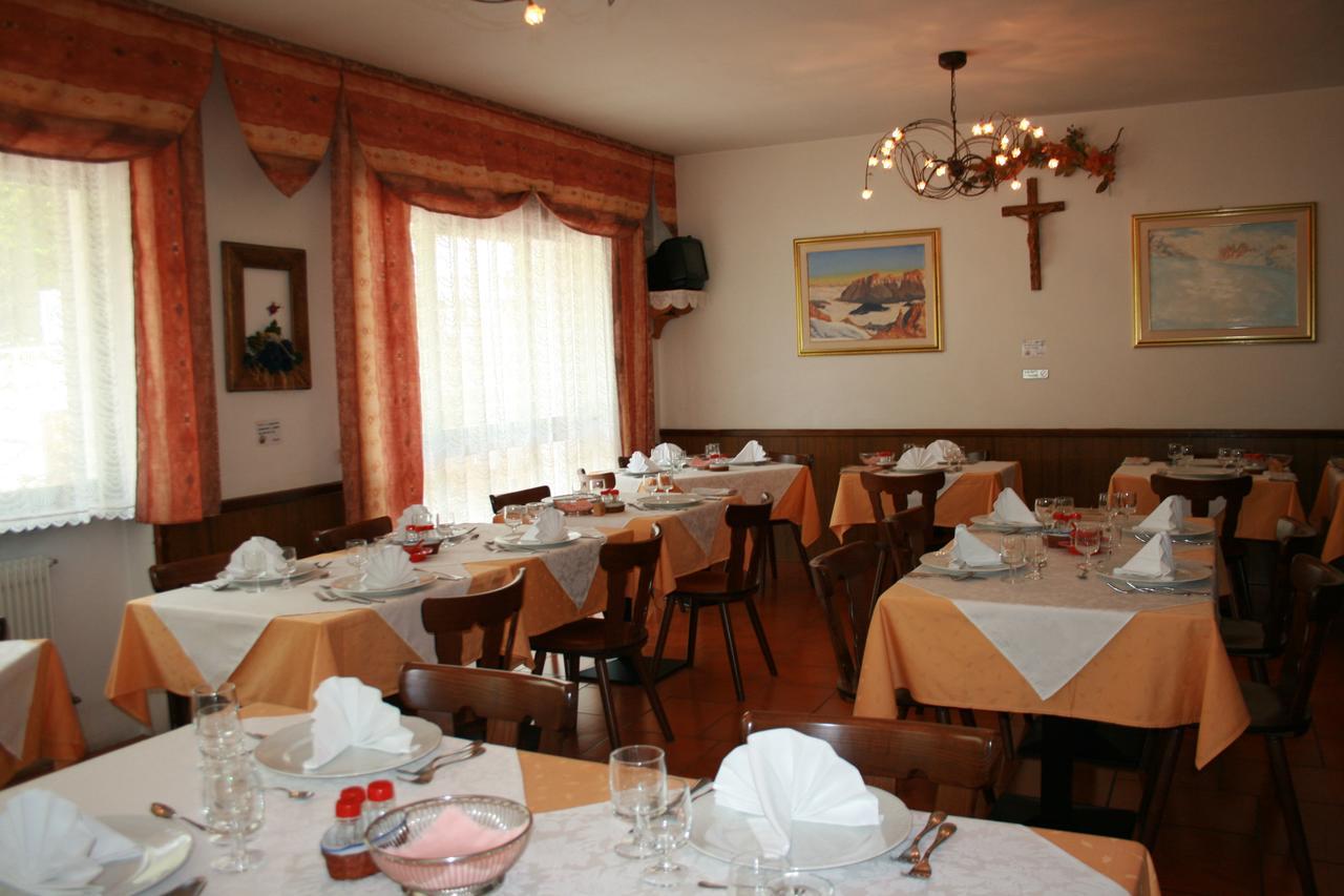 Garni Defrancesco Hotell Campitello di Fassa Eksteriør bilde