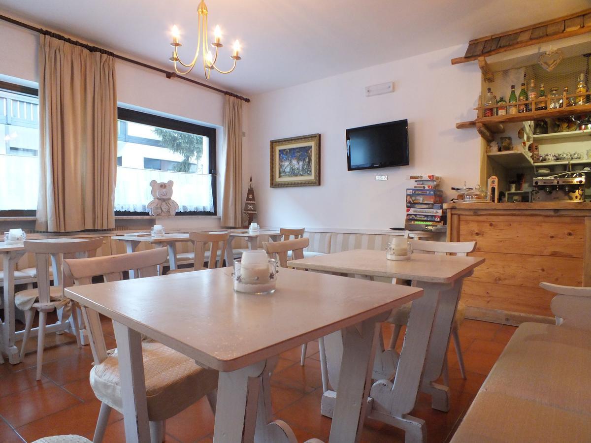 Garni Defrancesco Hotell Campitello di Fassa Eksteriør bilde