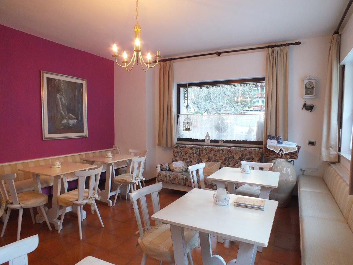 Garni Defrancesco Hotell Campitello di Fassa Eksteriør bilde