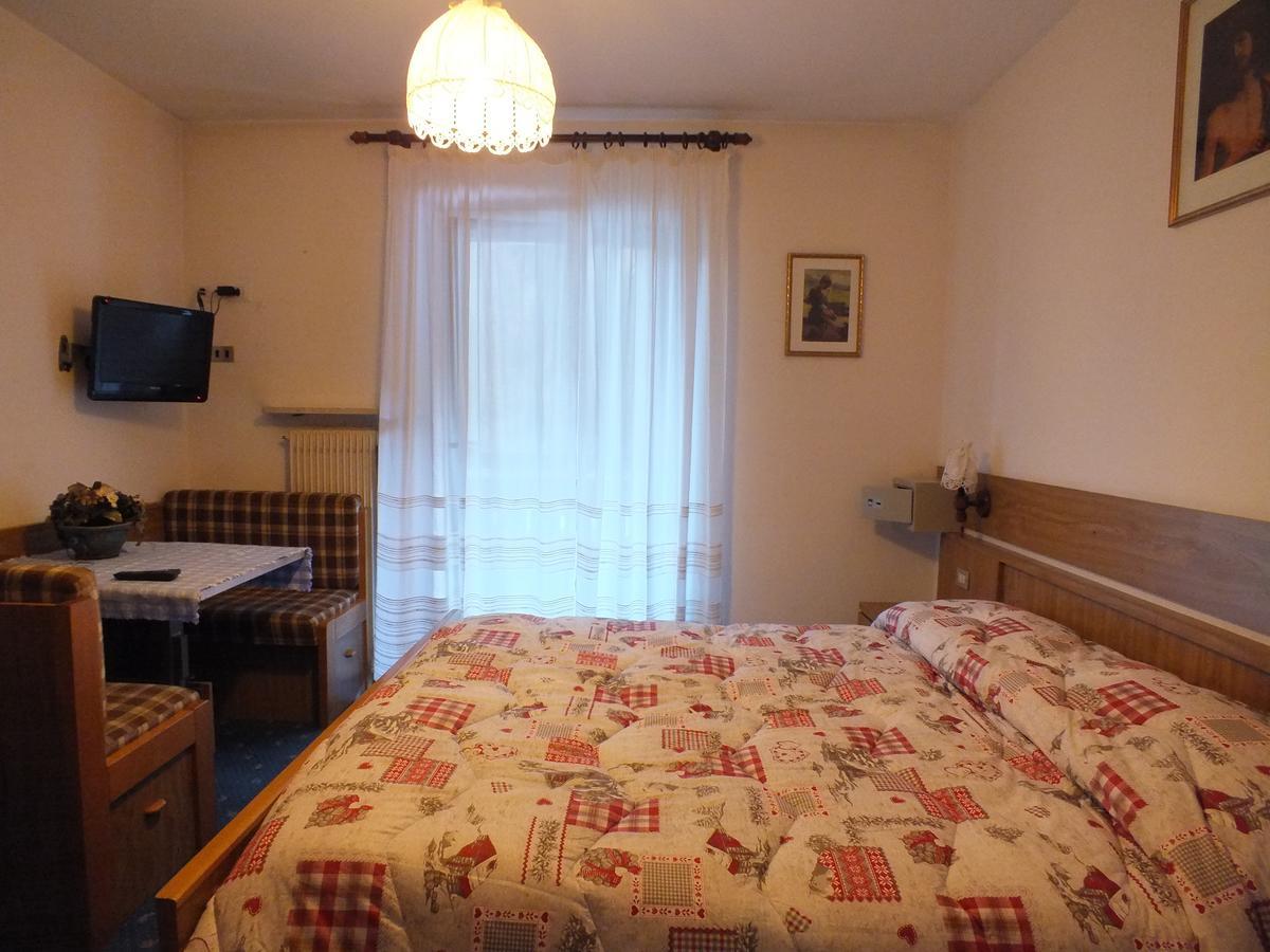Garni Defrancesco Hotell Campitello di Fassa Eksteriør bilde