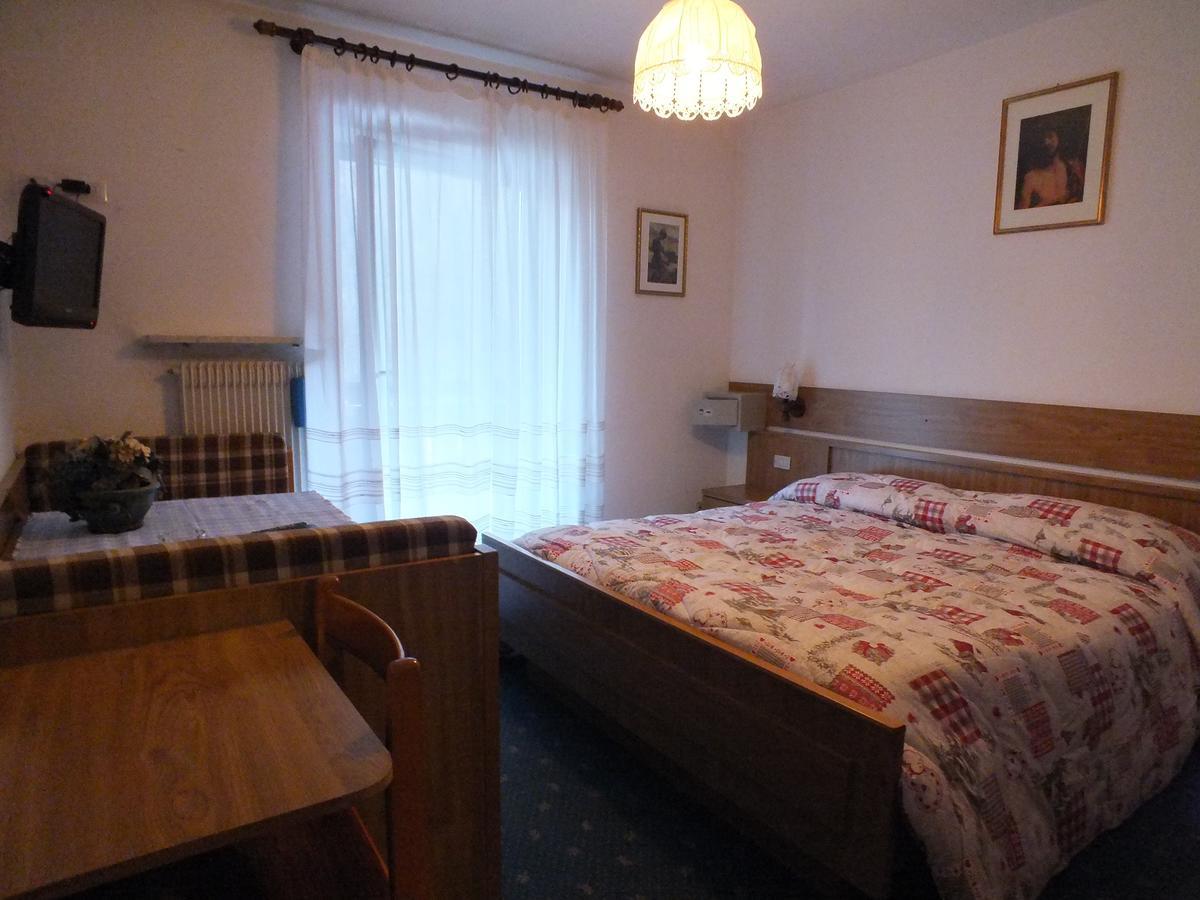 Garni Defrancesco Hotell Campitello di Fassa Eksteriør bilde