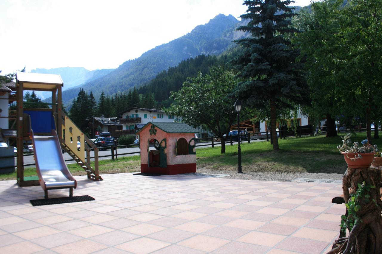 Garni Defrancesco Hotell Campitello di Fassa Eksteriør bilde