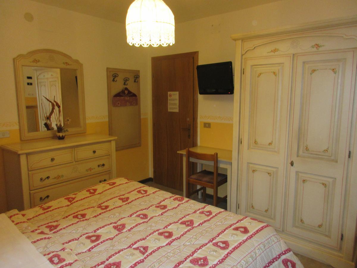 Garni Defrancesco Hotell Campitello di Fassa Eksteriør bilde