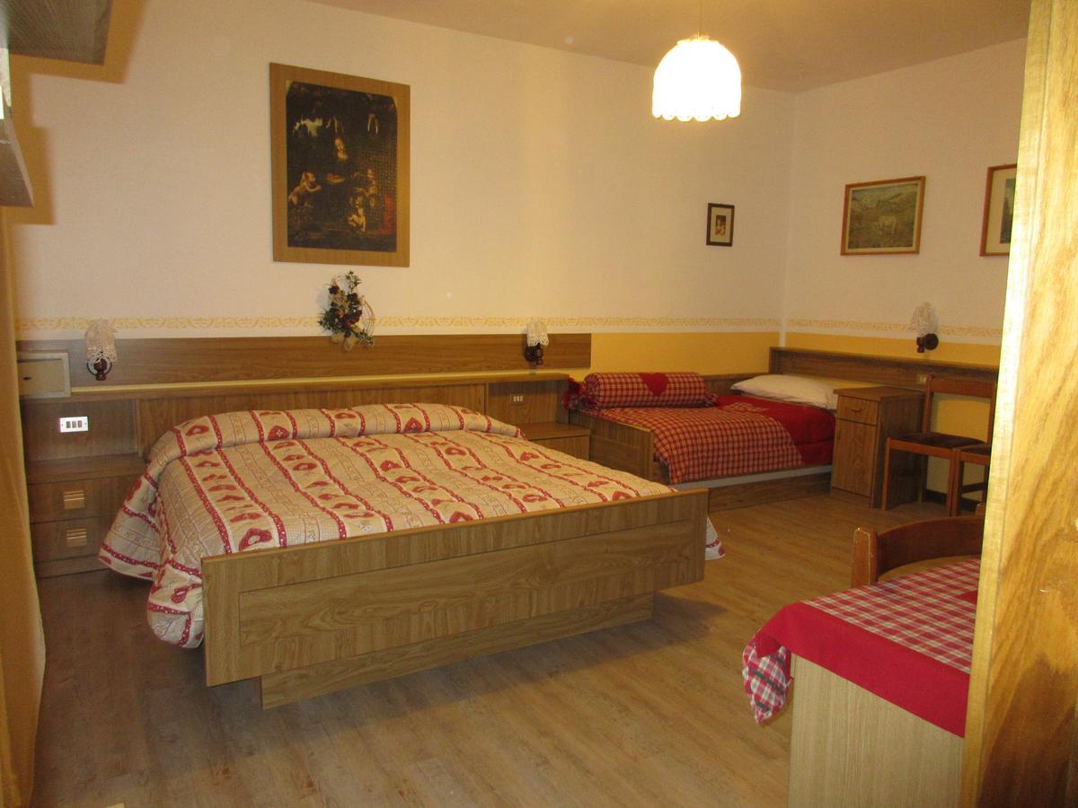 Garni Defrancesco Hotell Campitello di Fassa Eksteriør bilde
